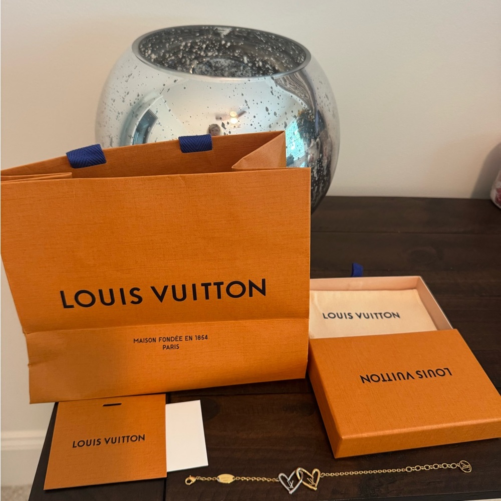 Louis Vuitton Limited Edition Heart Bracelet Fall In Love - Picture 10 of 12